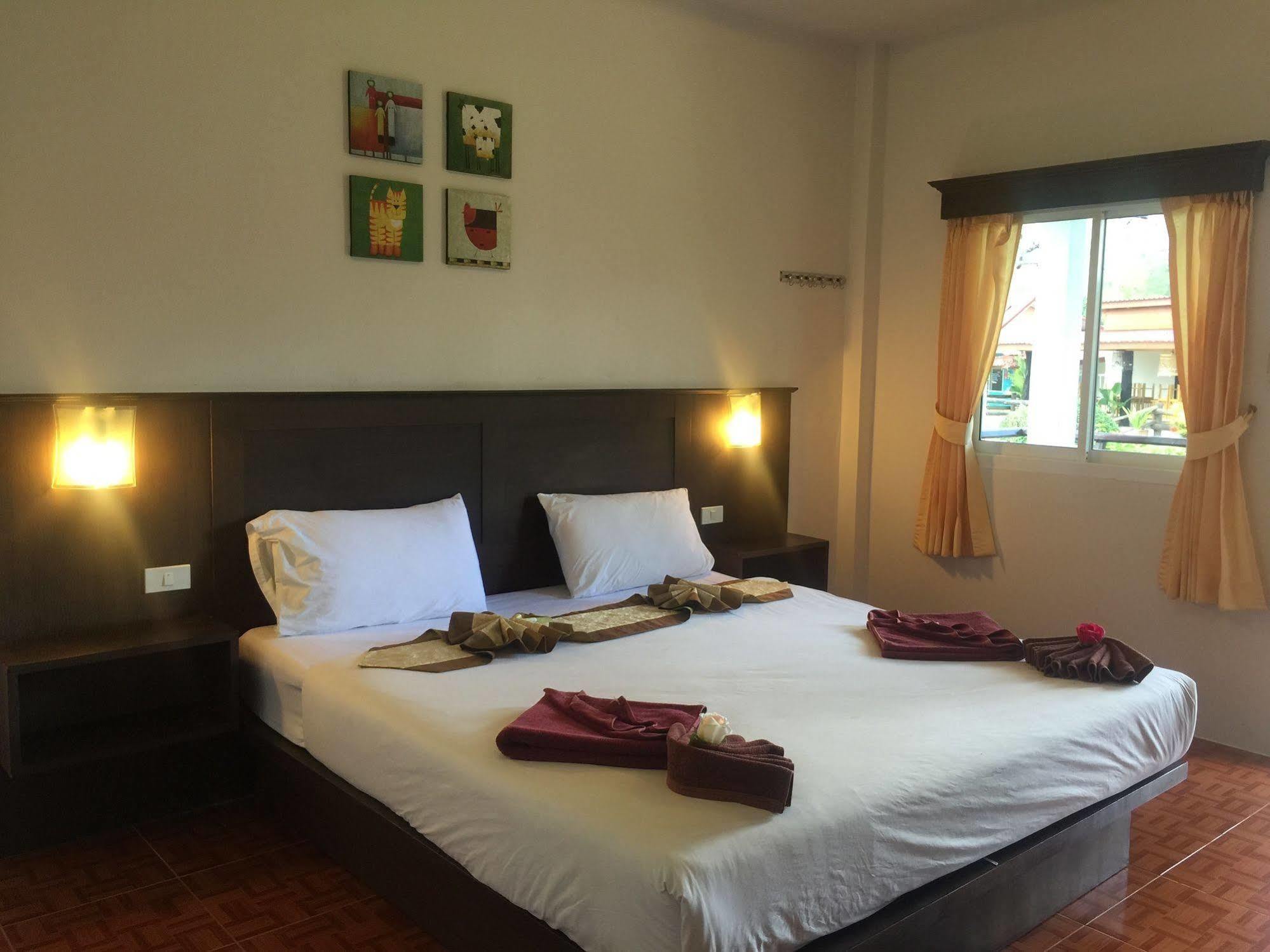 Hana Lanta Resort Koh Lanta Exterior photo