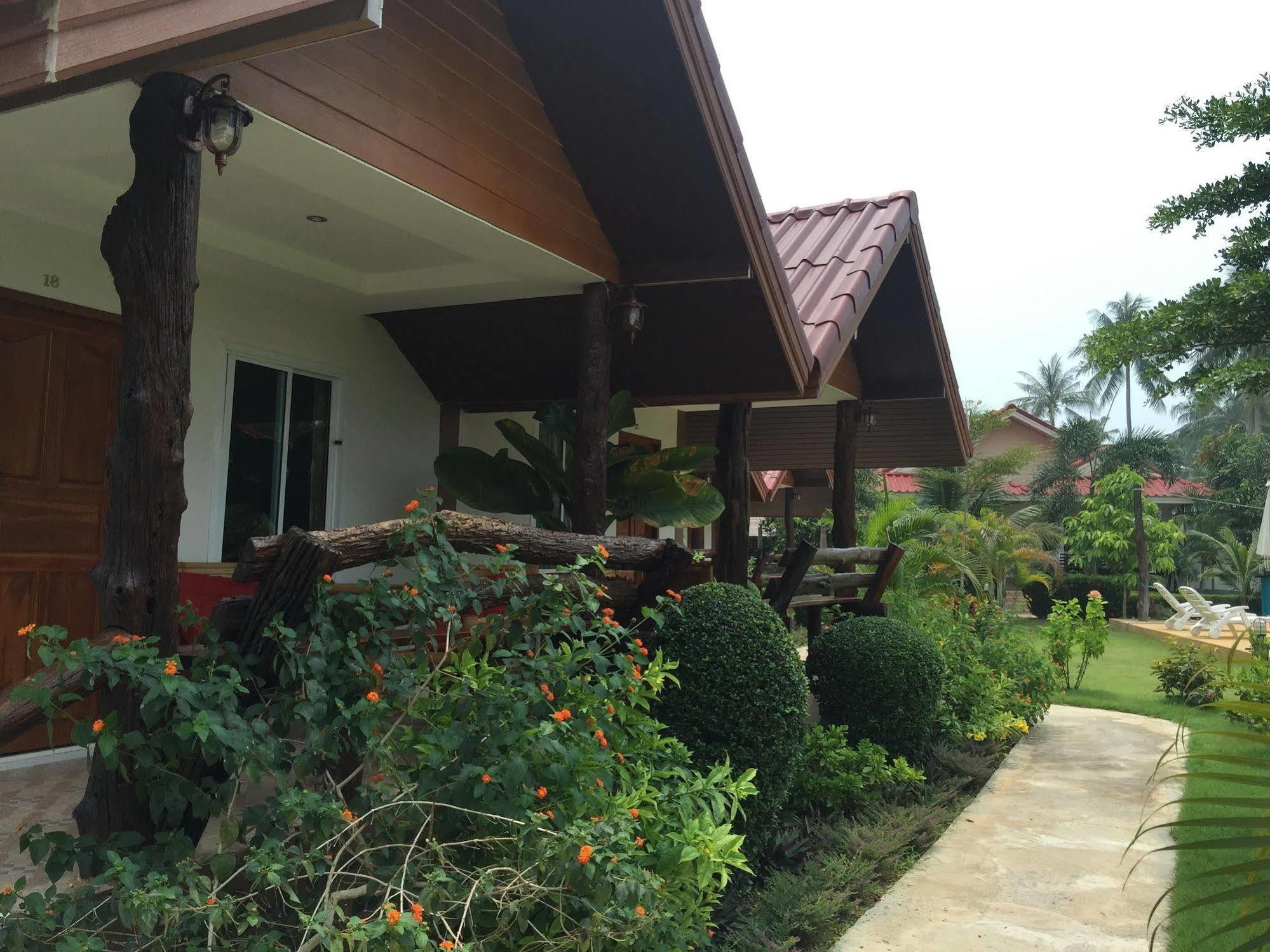Hana Lanta Resort Koh Lanta Exterior photo