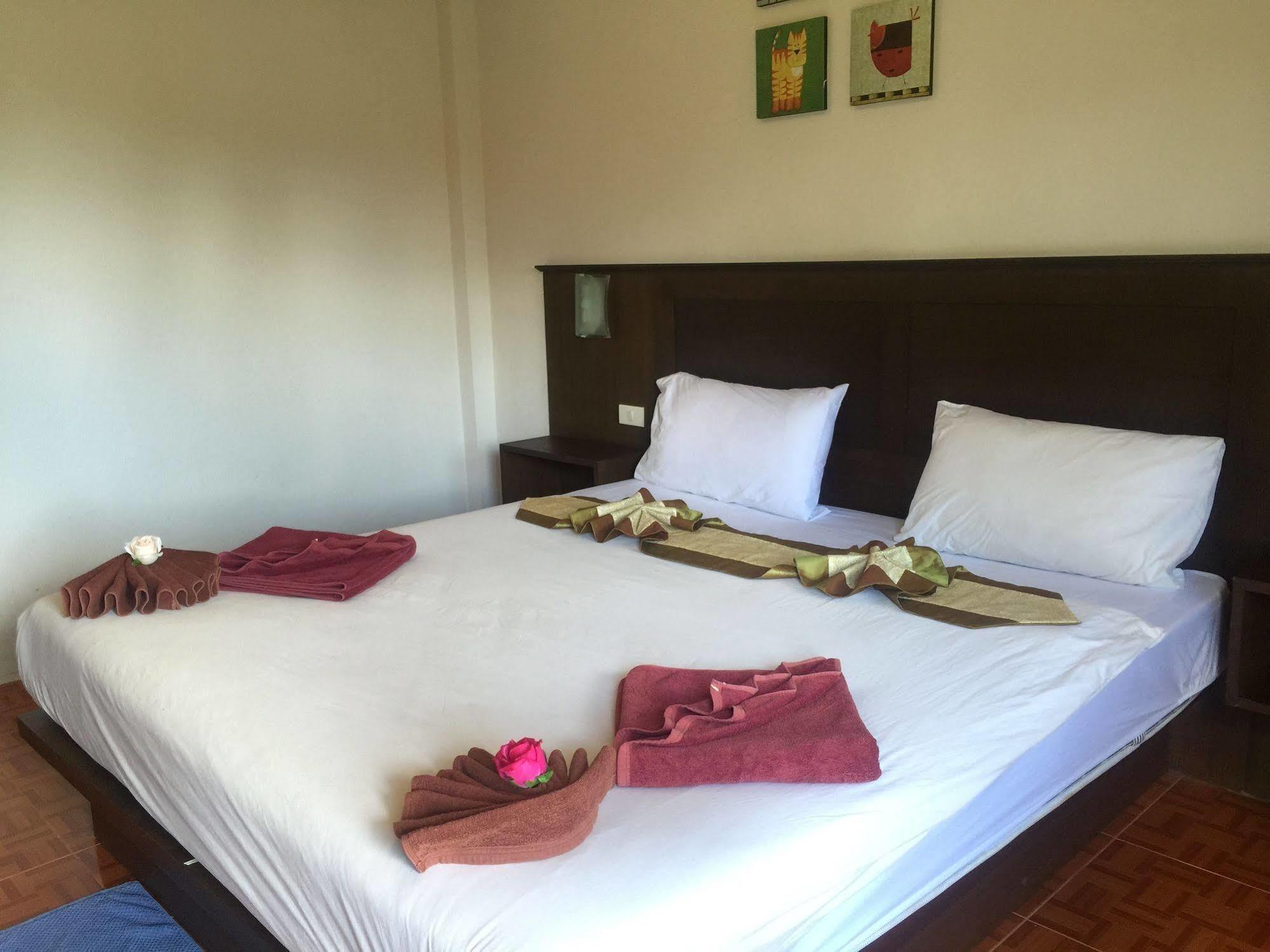Hana Lanta Resort Koh Lanta Exterior photo